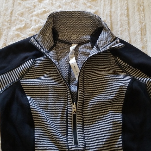 Lululemon RUN U-Turn Pullover NWT Black White 4 - Picture 3 of 6